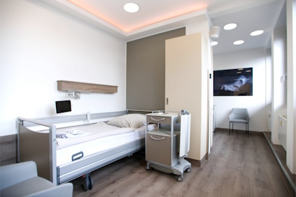 Praxis Plastische und Ästhetische Chirurgie in Bochum, Dr. med. Joneidi Jafari