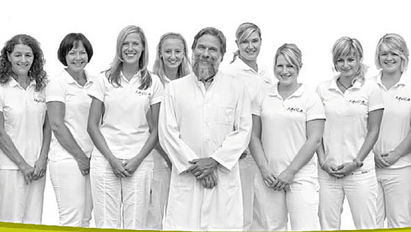Dr. Frohn und das Team der AVILA Augenpraxisklinik
