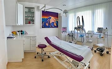 info Medizin Dr. Almasbegy Innsbruck, Österreich, Behandlungszimmer
